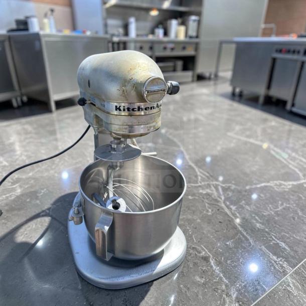 KitchenAid Pro 500 Series 5 Qt Bowl-Lift Stand Mixer on counter. Heavy-duty model, fully operational, visible wear.