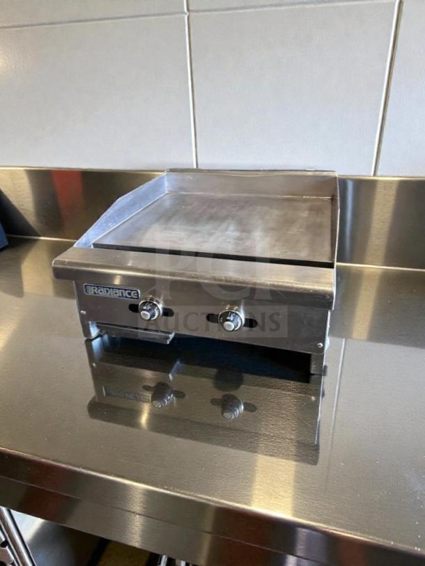 Radiance Commercial Gas Griddle, model RAD-M-GRD-0544, in exceptional condition. Heavy-duty flat top, fully tested and operational.
