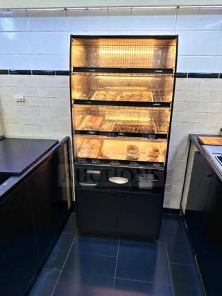 Turbo Air Bakery Display Case, LED-lit, glass merchandiser, model TA-L-BDC-0512, outstanding condition, fully operational.