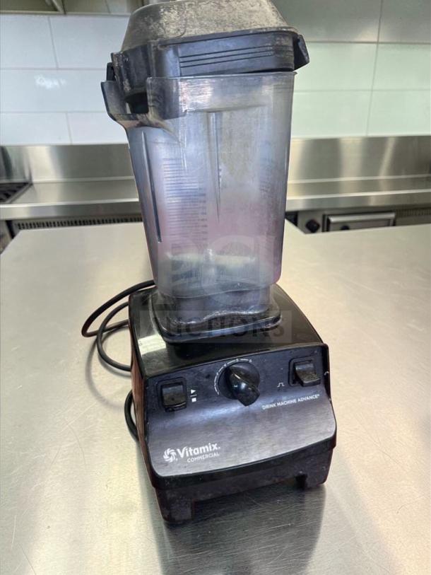 Elite Condition Vitamix Drink Machine Advance VM0100A, 120V, commercial blender, fully tested, made in USA, strong operational state.