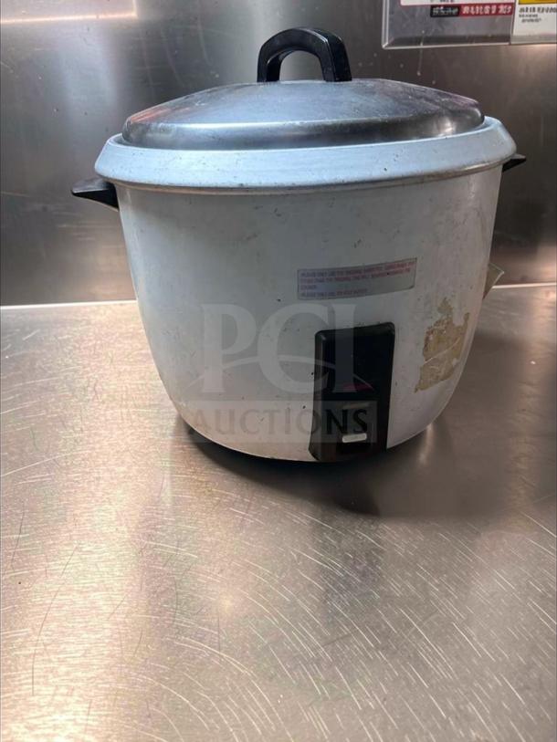 Thunder Group SEJ-50000 commercial rice cooker, large capacity, 120V, NSF & UL listed, fully tested, outstanding condition.