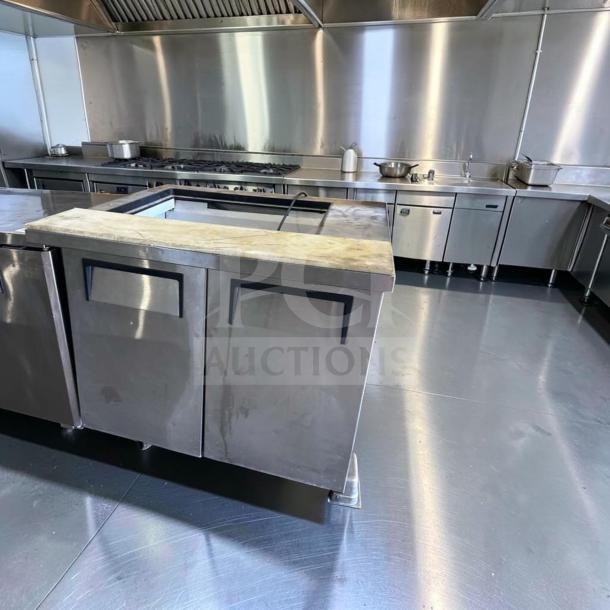 True TSSU-36-12M-B-HC commercial prep table, 36-inch, stainless steel, elite condition, fully tested, 115V.