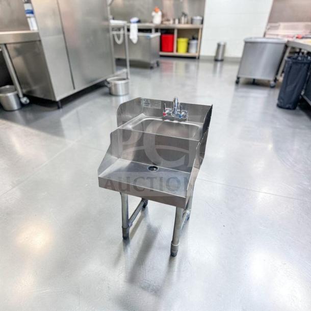 Advance Tabco SL-RS-18 stainless steel blender station with 18" x 23" sink and faucet, in superior condition, fully tested.