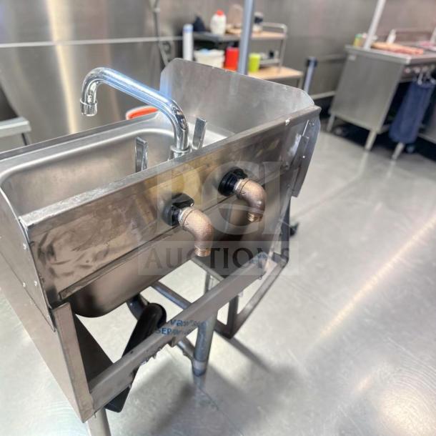 Advance Tabco SL-RS-18 stainless steel blender station, 18"x23" dump sink with faucet, superior condition, fully operational.