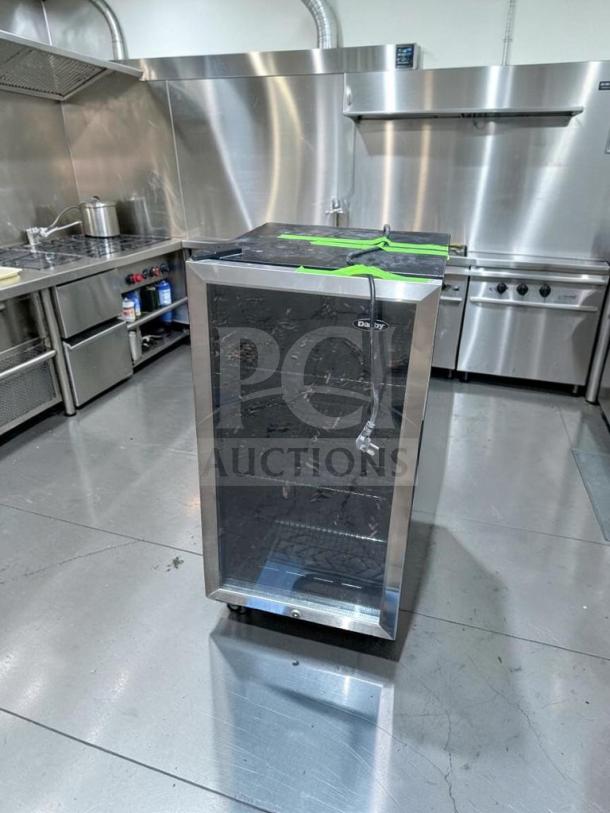 Danby DBC120BLS-3 beverage center, 3.5 cu. ft., glass door, freestanding, tested operational, outstanding condition.