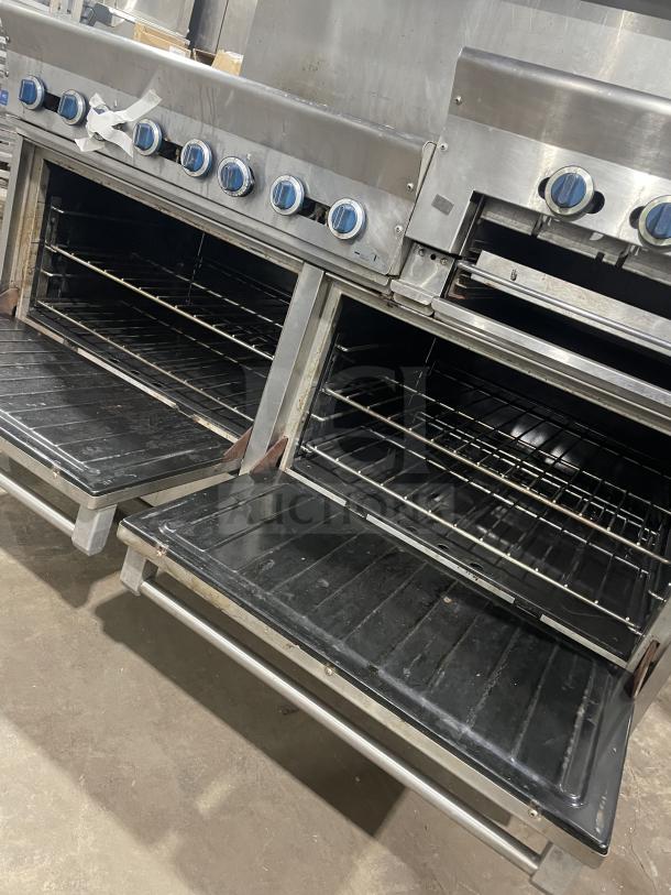 US Range commercial stainless steel griddle/broiler with 6-burner range, 2 ovens; Model PX-6-24BG-2626, on casters.