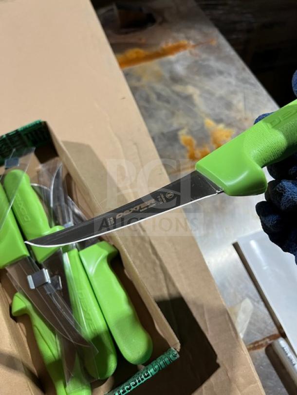 Dexter Russell Sani-Safe 3.25" stainless steel paring knife, model S104G-PCP, with green grip handle, new condition.