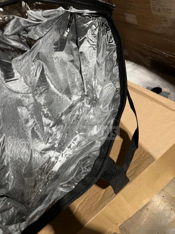 Reusable green delivery bag by The Rounds, featuring insulated interior, sturdy handles; appears in good condition.