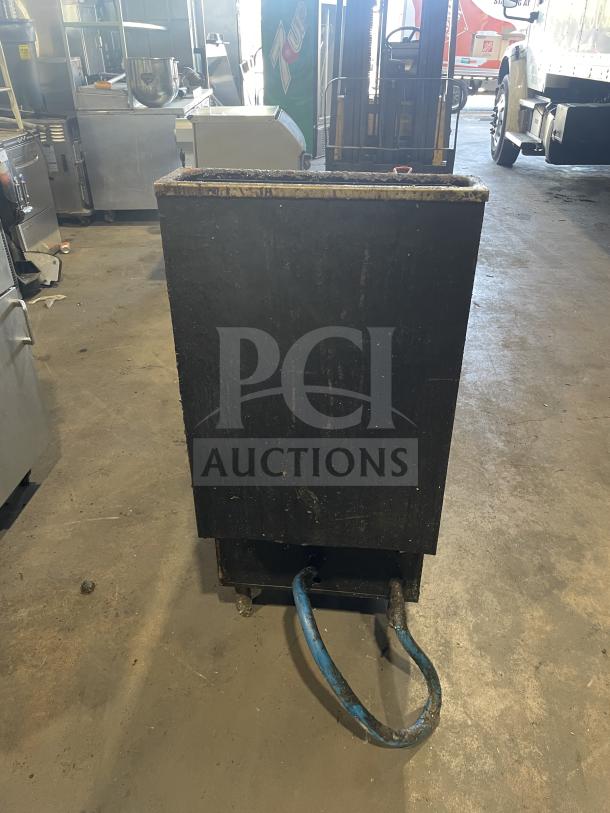 Pitco Frialator commercial deep fat fryer, stainless steel, natural gas, back splash, basket hanger, on legs, includes basket.