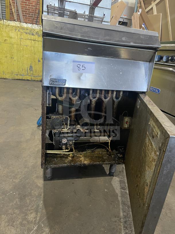 Pitco Frialator stainless steel commercial deep fat fryer, natural gas powered, with backsplash, basket hanger, and basket.