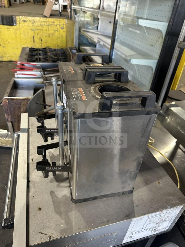 Bunn SH SERVER commercial stainless steel soft heat dual coffee server, model SH SERVER, SN: TS00682244, used condition.