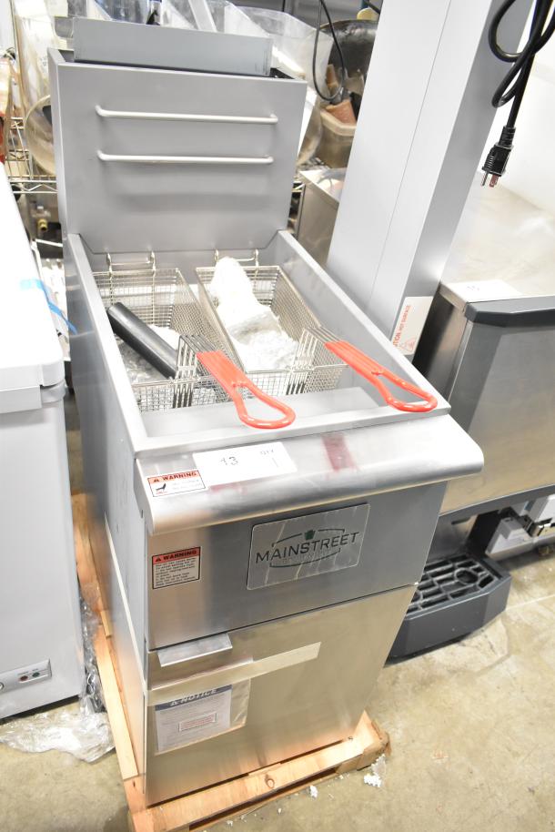 BRAND NEW SCRATCH AND DENT 2025 Mainstreet 541FF50N Commercial Fryer, 50 lb., Natural Gas, Stainless Steel, 120,000 BTU.