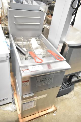 BRAND NEW SCRATCH AND DENT 2025 Mainstreet 541FF50N Commercial Fryer, 50 lb., Natural Gas, Stainless Steel, 120,000 BTU.