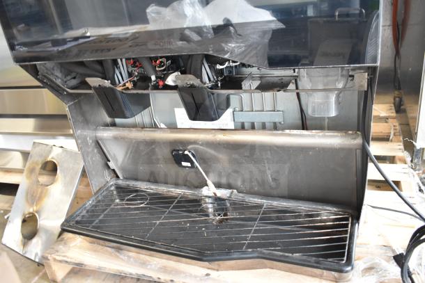 2022 Scotsman NH0622A-1B ice head on Lancer TP30 dispenser, stainless steel, touchscreen, automatic agitation, 115V, 1 phase.