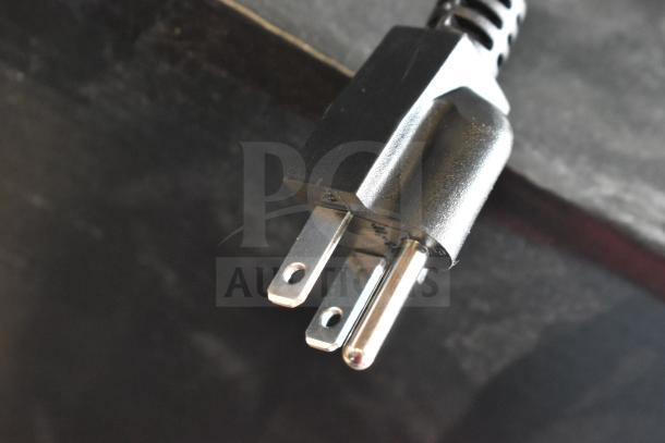 Plug of AvaMix 928IBHDW10 Heavy-Duty Immersion Blender; 115V, 1 Phase, scratch and dent condition, new.