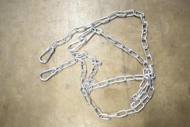 Alt text: Heavy-duty suspension chain with carabiner clips, part of ServIt 423BLS3 3 Bulb Heat Lamp set.
