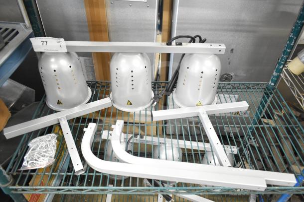 Brand new ServIt 423BLS3 Suspension Bar 3 Bulb Heat Lamp. Scratch and dent. 120 Volts, 1 Phase. Includes mounting hardware.