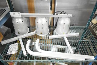 Brand new ServIt 423BLS3 Suspension Bar 3 Bulb Heat Lamp. Scratch and dent. 120 Volts, 1 Phase. Includes mounting hardware.