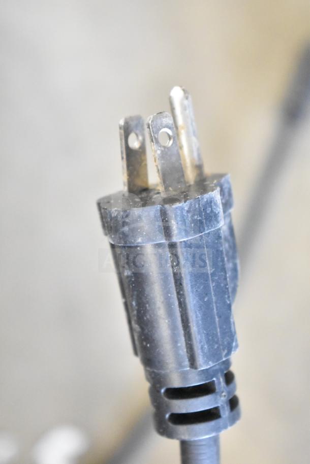 2023 Crosson CPO-320 countertop electric pizza oven plug, showing condition for functionality check.