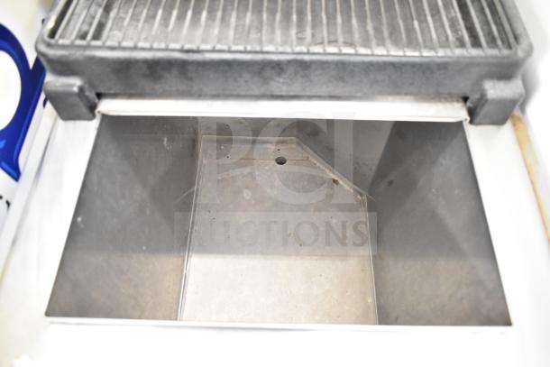 Commercial 6-flavor carbonated beverage machine on Servend DI-1522 ice bin, 115 volts, 1 phase, fair condition, key features visible.