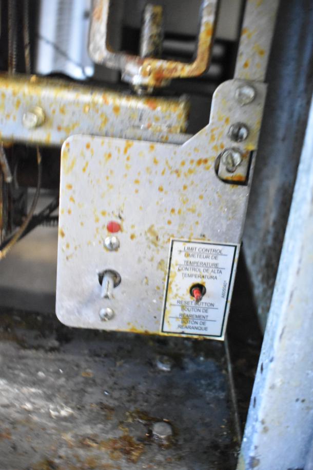 2016 Pitco Frialator 35C deep fryer, natural gas, 90,000 BTU. Visible wear and rust, label shows temperature control details.
