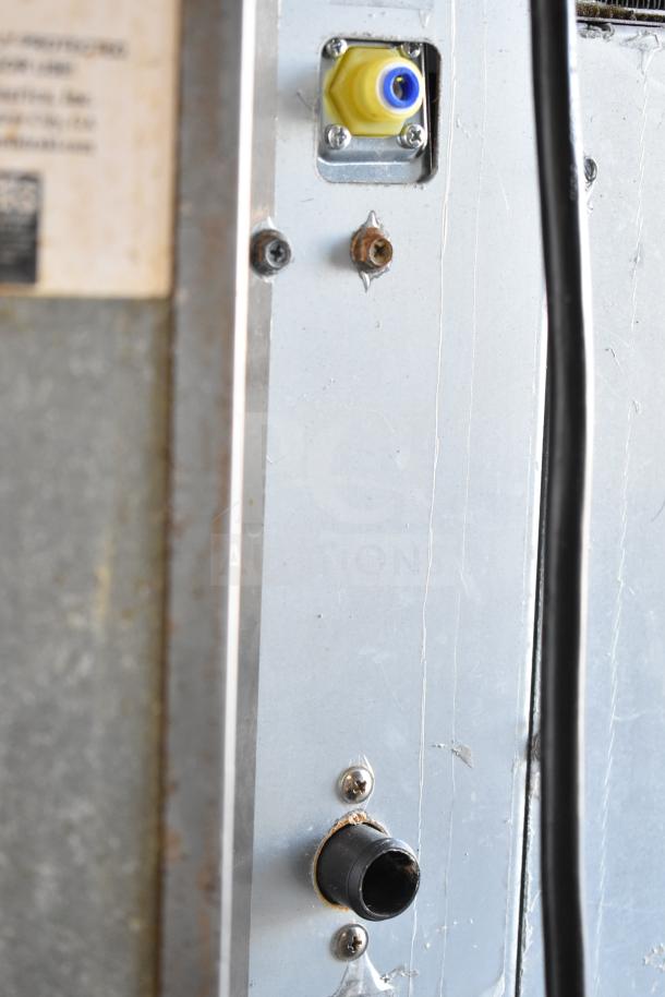 Atosa YR800-AP-261 commercial ice head on bin, 230V, silver finish. Features visible cable and valve fittings.