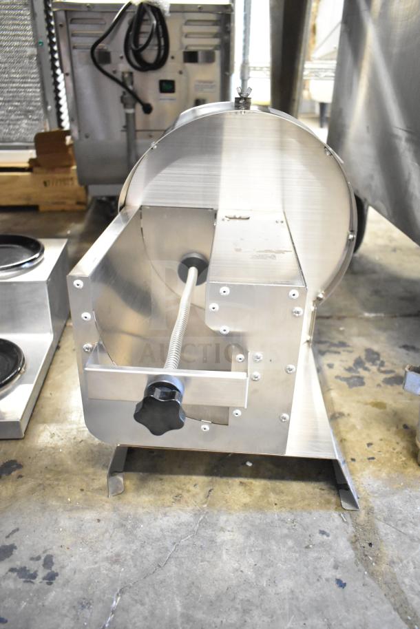 PYY Commercial Vegetable/Fruit Slicer, model PYYQPJSL061SSUS, features durable stainless steel body, in good condition.