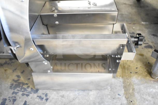 PYY PYYQPJSL061SSUS commercial slicer, stainless steel, sturdy build, excellent condition, industrial-grade vegetable/fruit processing.