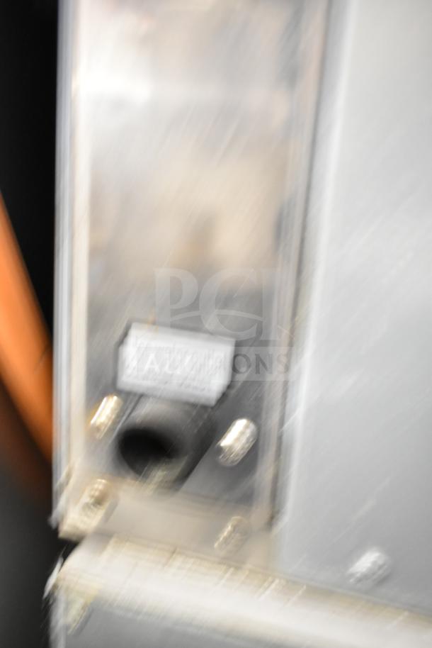 Avantco Commercial Ice Head on 2025 Avantco 194BIN23022, 275 lb capacity. Appears in good condition with visible markings.