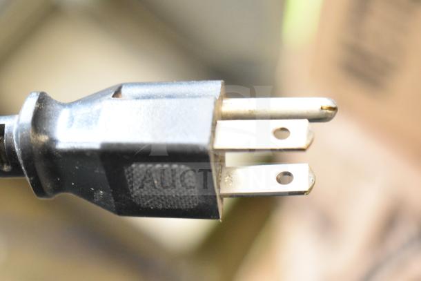 Mettler Toledo countertop food portioning scale plug. Tested and working condition. Suitable for precise food measuring.