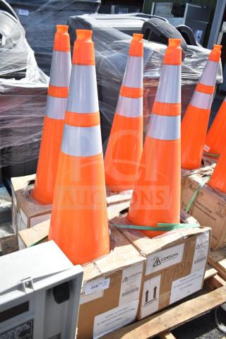 24 BRAND NEW SCRATCH AND DENT! Boen CTC36R 36 in. Orange PVC Reflective Traffic Safety Cone. 24 Times Your Bid!