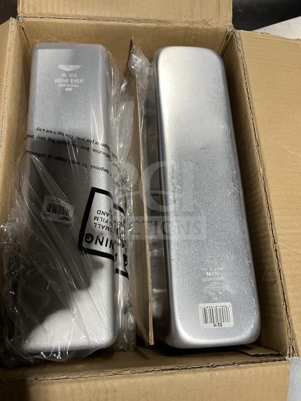 Brand new Vollrath Wear-Ever Series Commercial Aluminum 1.5 lb. Angel Cake/Loaf Pan, Model 5216, in box.