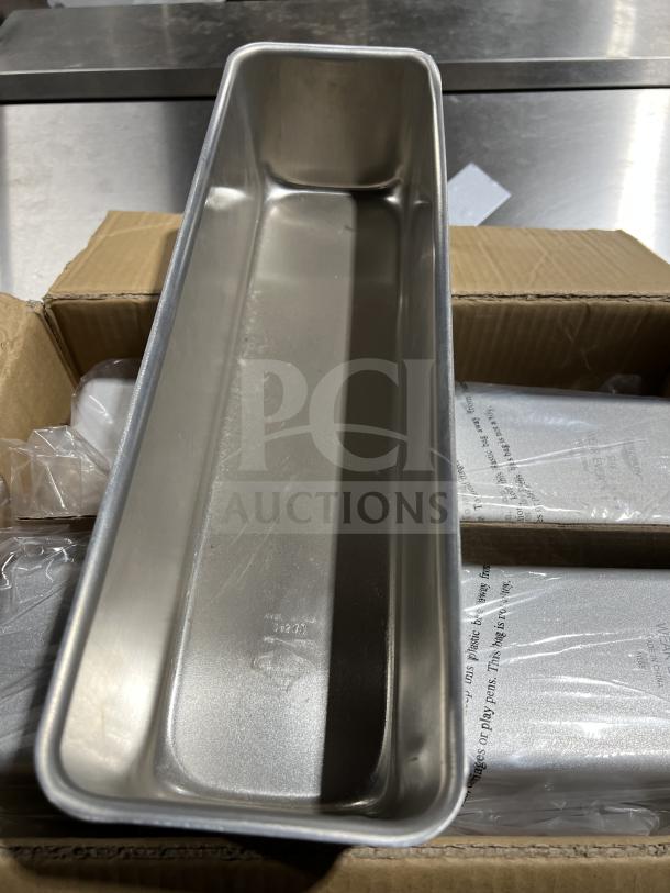 BRAND NEW Vollrath Wear-Ever Series Commercial Aluminum 1.5 Lb. Angel Cake/Loaf Pan, Model 5216, in box.