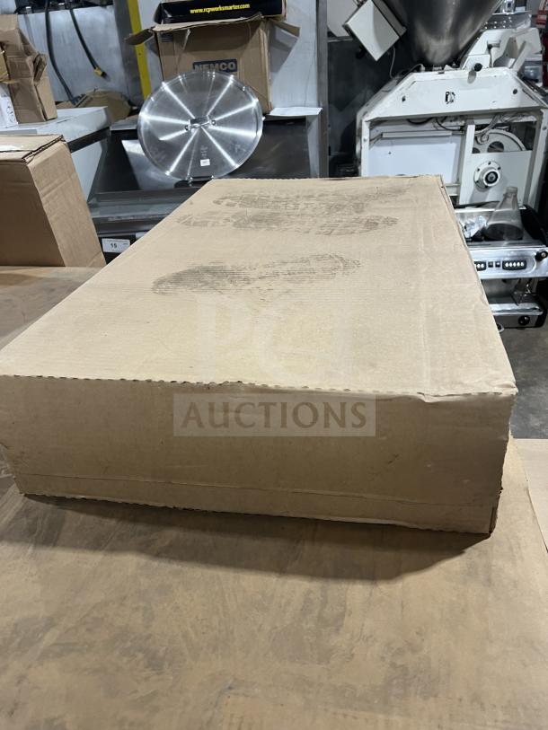 New Eagle 2136E commercial green epoxy-coated wire shelf, size 21"x36", in original packaging.