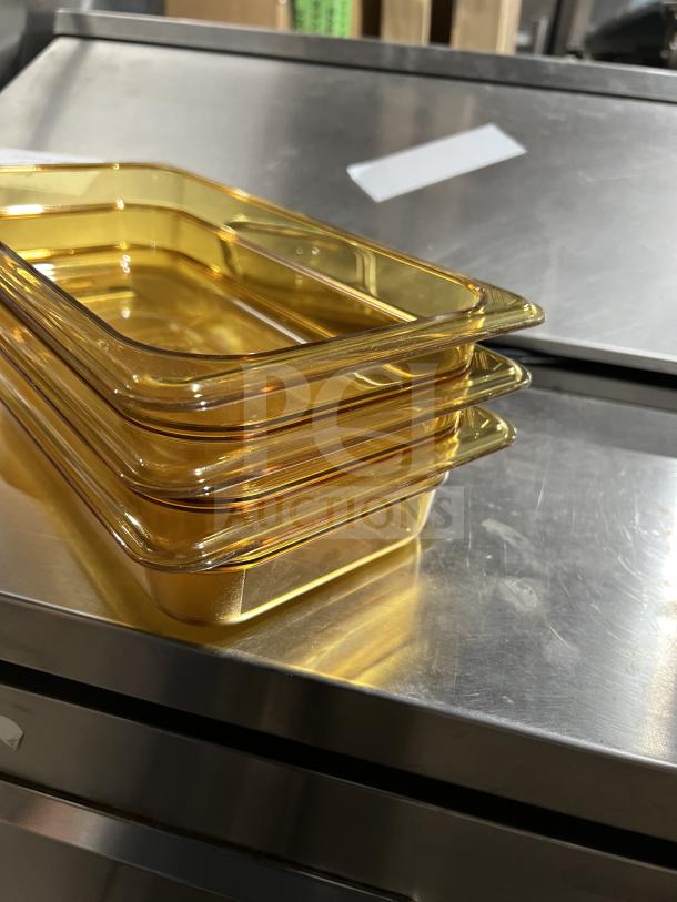 Brand new Cambro 32HP high heat polycarbonate food pan, 1/3 size. Stackable design, commercial quality.