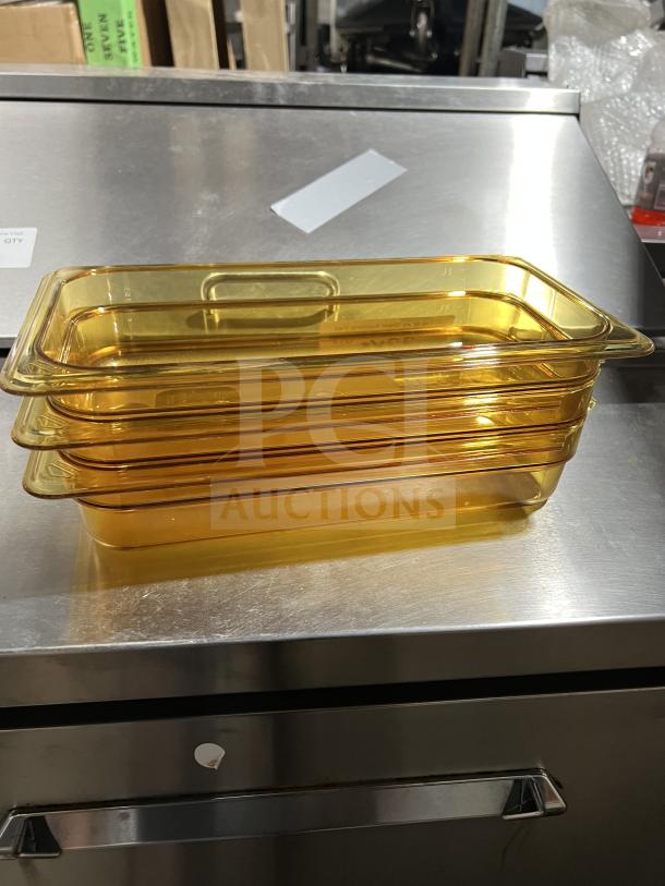 Brand new Cambro 1/3 size polycarbonate high heat food pan, model 32HP, in pristine condition.
