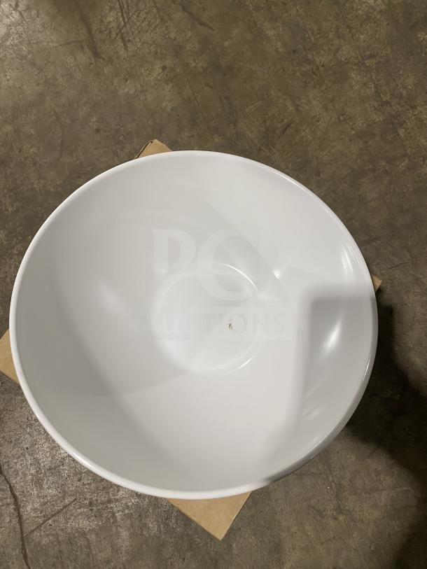 White bowl from Cal-Mil 20" Luxe Multi-Level Bowl Display, new condition, part of mixed pallet auction item.