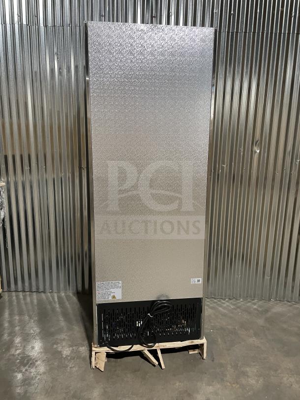 Coldline C19F 29" stainless steel reach-in freezer, new condition, with wired rack. Serial: 005677987870352312, 115V 1 Phase.