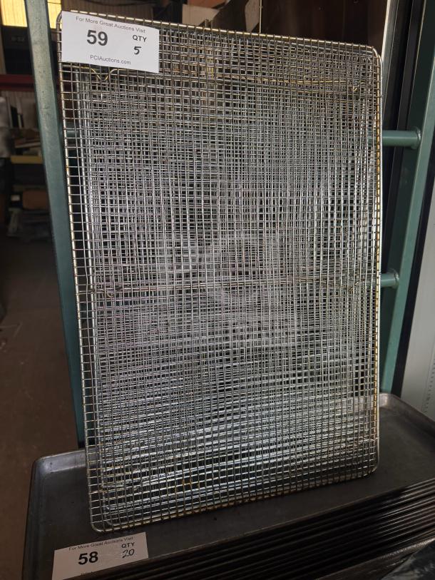 Metal cooling rack with grid pattern, in good condition, auction lot 59, quantity 5.
