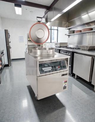 BKI FKM-F 75 lb commercial electric pressure chicken fryer, 208V/3 Phase, top-tier condition, fully tested, Essex Junction, USA.