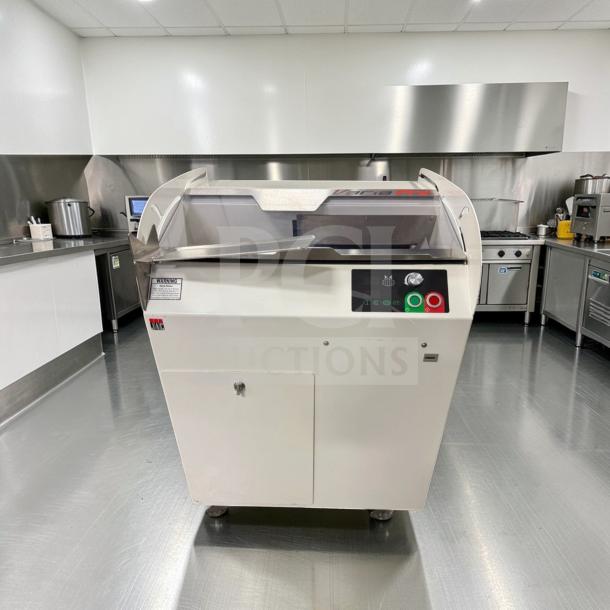 High-grade JAC VPL770 Varia Pro bread loaf slicer, 2020 model, fully adjustable thickness, tested operational, excellent condition.