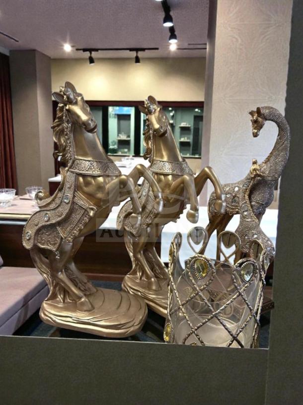 Gold horse and peacock statue set, by Decorative Accent Collection, in outstanding condition. Elegant design, like-new.