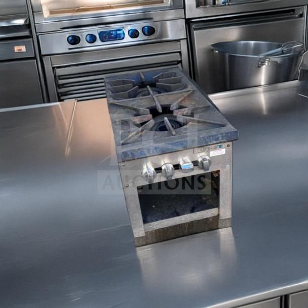 Vulcan commercial single burner stock pot range in top-tier condition; heavy-duty gas cooker, fully tested, floor model.