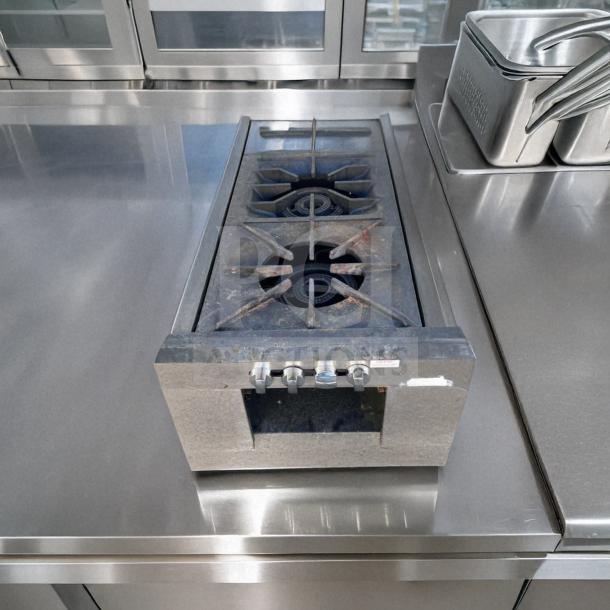 Vulcan single burner stock pot range, heavy-duty gas cooker, top-tier condition, stainless finish, fully operational.