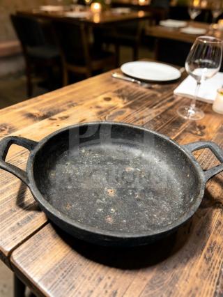 Commercial cast iron mini skillet, dual handle, heavy-duty, restaurant cookware, high-quality condition, set of 2.