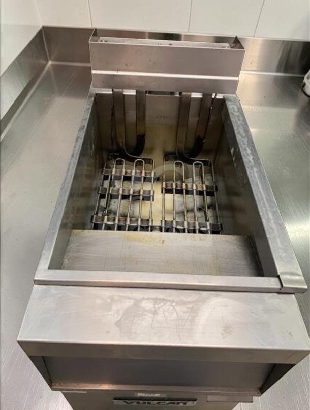 Vulcan 1ER50A commercial electric deep fryer, 50 lb oil capacity, in elite condition, 208V/3 Phase, fully tested.
