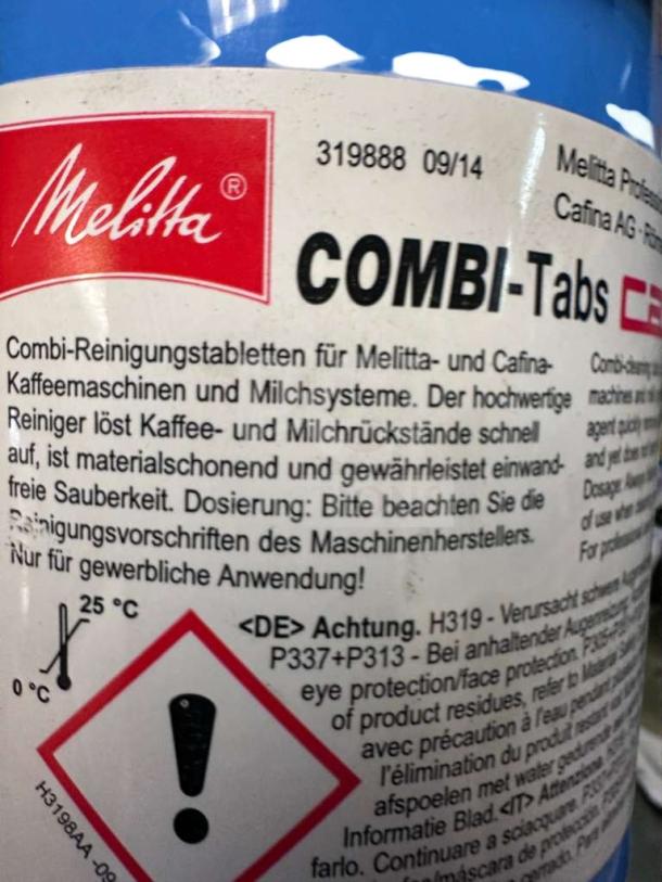 Melitta Cafina COMBI-Tabs cleaning tablets label, marked for professional use with temperature storage instructions and safety warnings.
