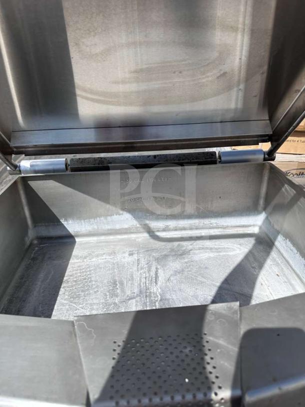 Vulcan VG30-NAT 30 Gallon Commercial Gas Tilt Skillet in outstanding condition, 90,000 BTU, natural gas, fully operational.