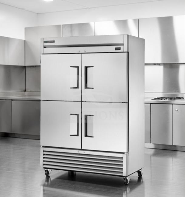 Exceptional condition True T-49-4 commercial 4-door reach-in refrigerator. Stainless steel, fully tested, operational.