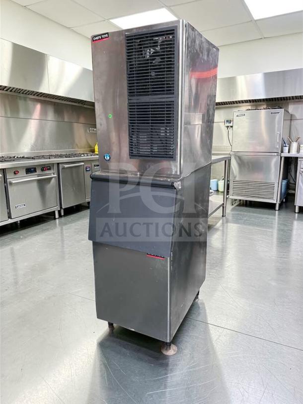Hoshizaki KM-520MAJ commercial ice machine, air cooled, stainless steel, 556 lb/day, excellent condition, fully tested.